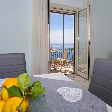 Costa D'amalfi أمالفي