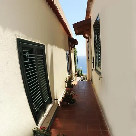 Costa D'amalfi أمالفي