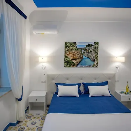 Costa D'amalfi Alojamento de Acomodação e Pequeno-almoço 4*
