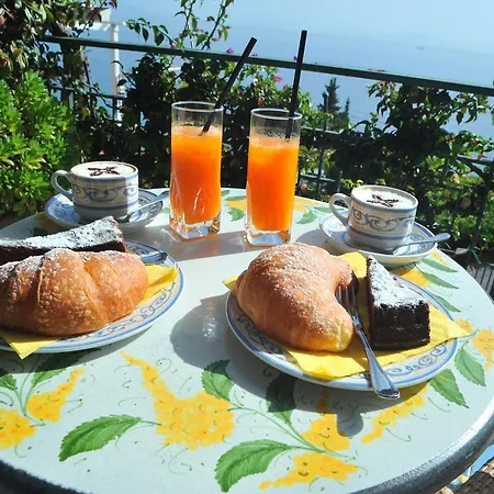 Alojamento de Acomodação e Pequeno-almoço Costa D'amalfi Amalfi